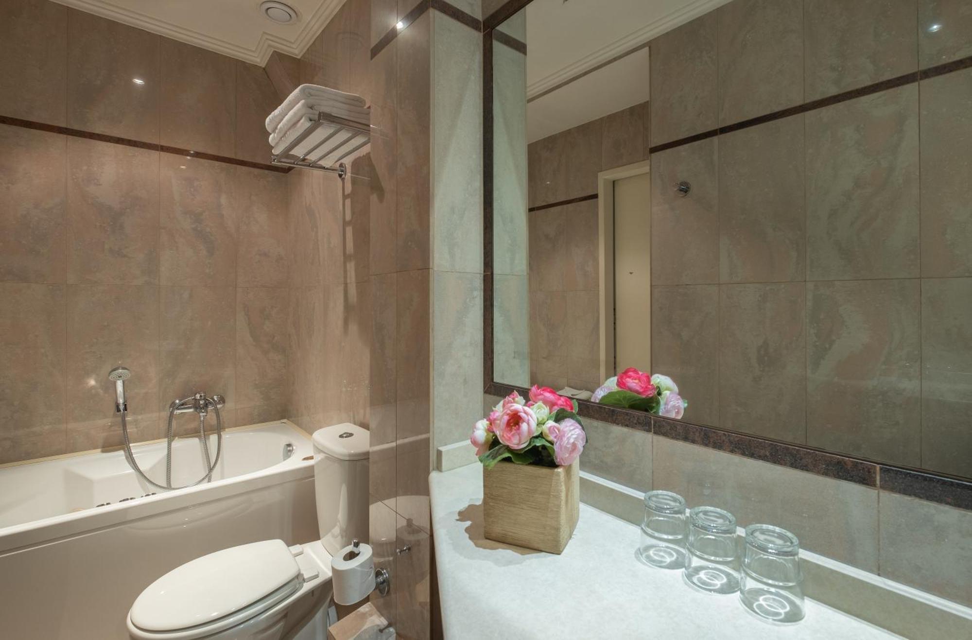 Hotel London Paris Luaran gambar