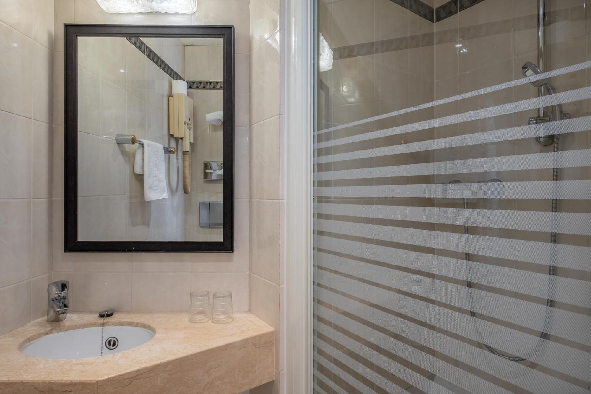 Hotel London Paris Luaran gambar